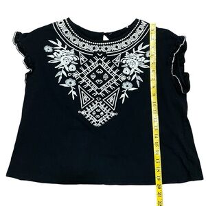 Black & White Embroidered Flowers Cropped Top Shirt